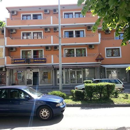 Hotel Viv Требинє Екстер'єр фото