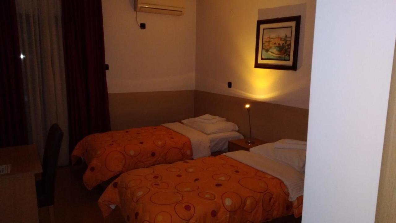 Hotel Viv Требинє Екстер'єр фото