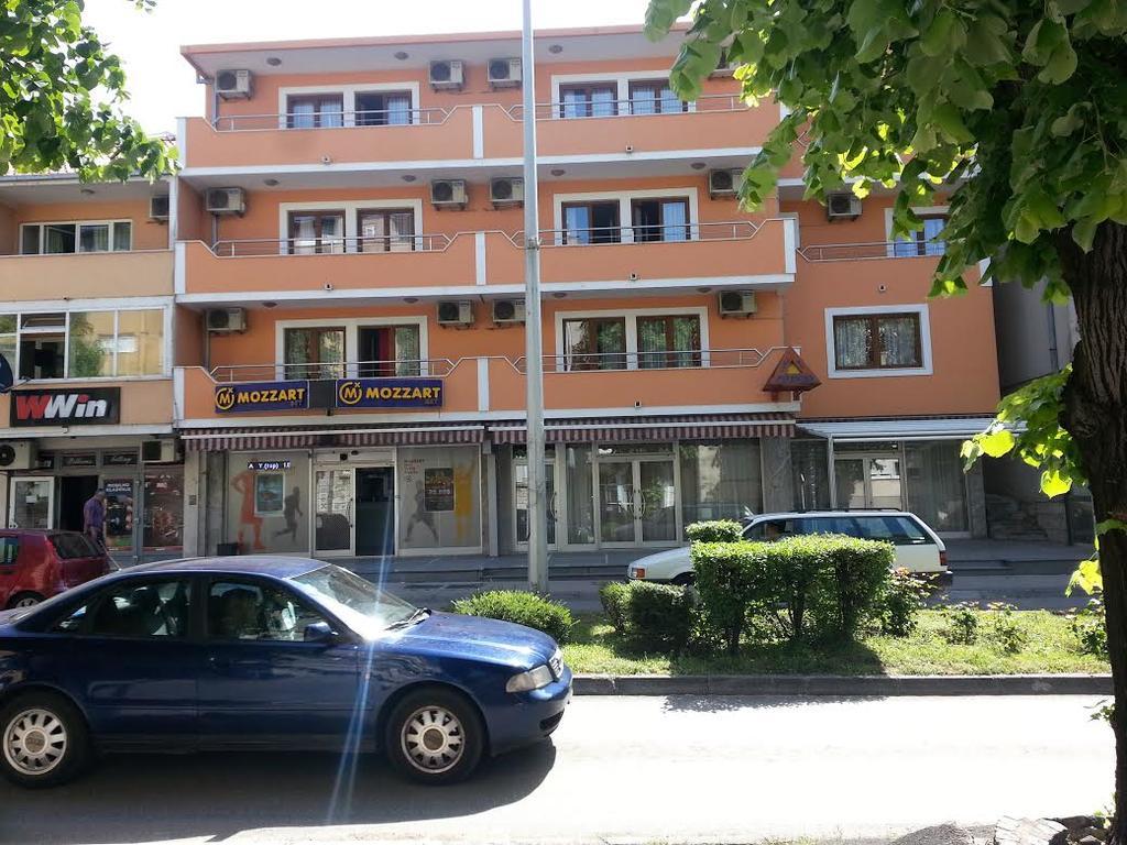 Hotel Viv Требинє Екстер'єр фото